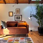 Cozy Apartment In The Green